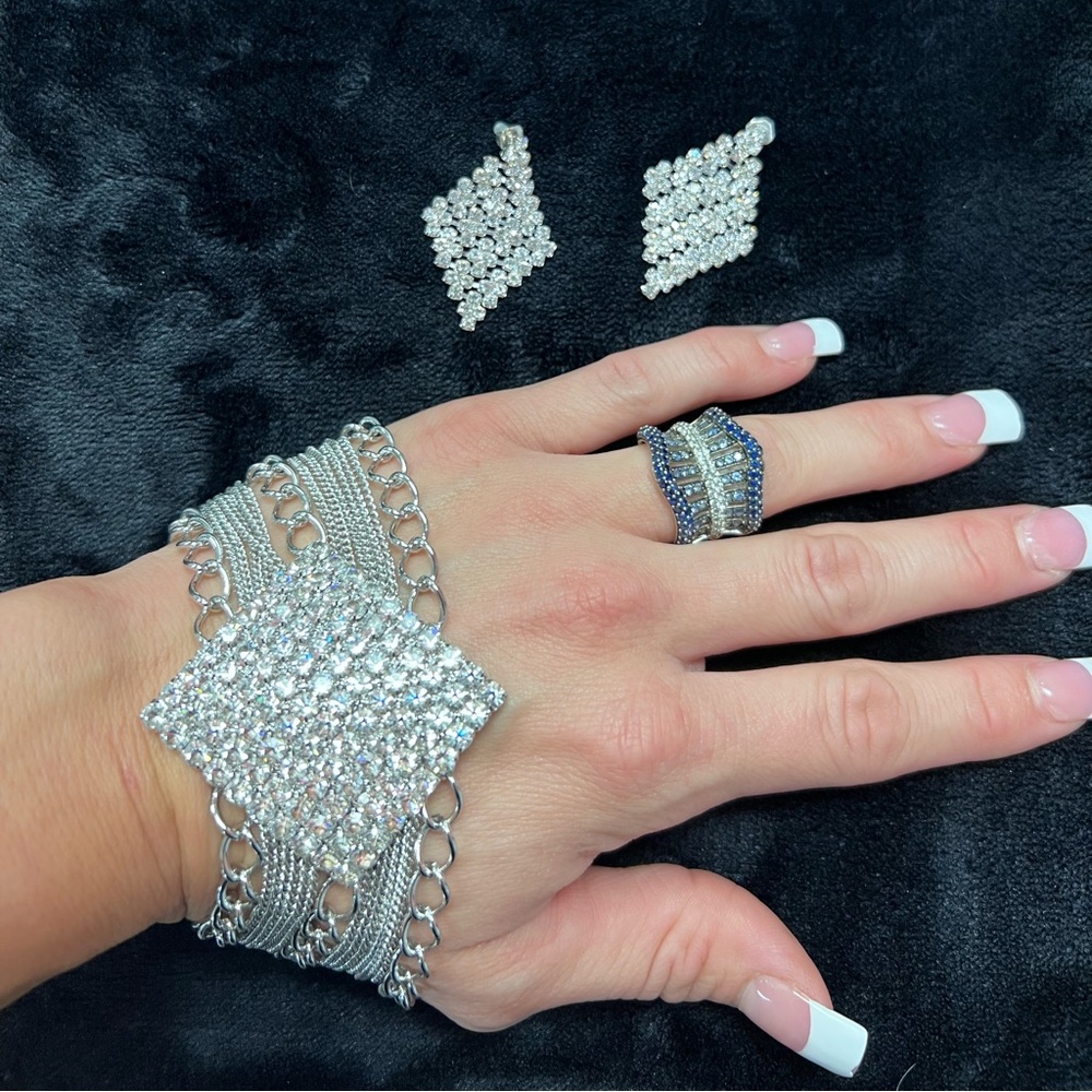 Beautiful pageant or competition bracelet